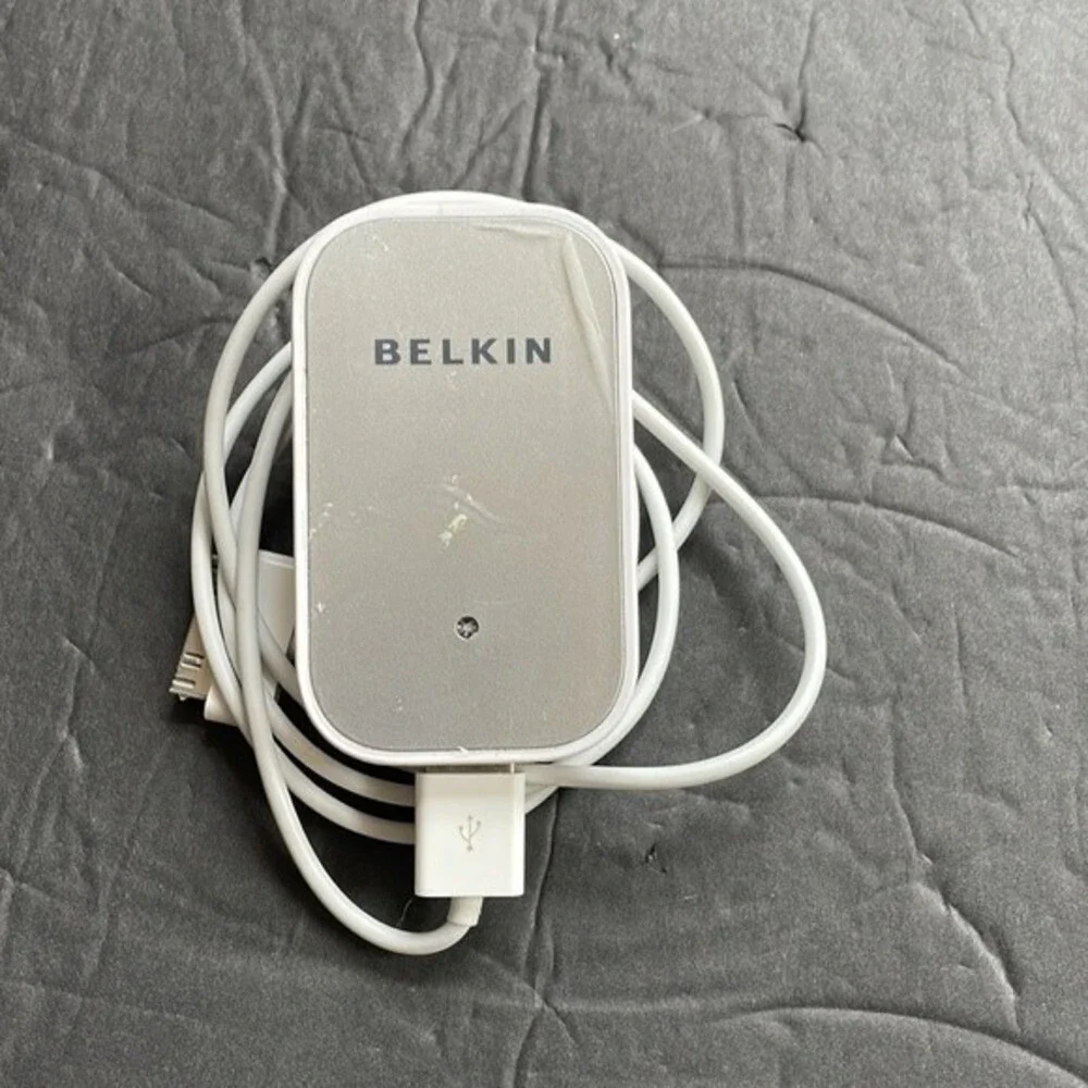 Belkin F8Z121 White 100-240V AC 0.5A 50-60 HZ USB Hub Charger W/ cable